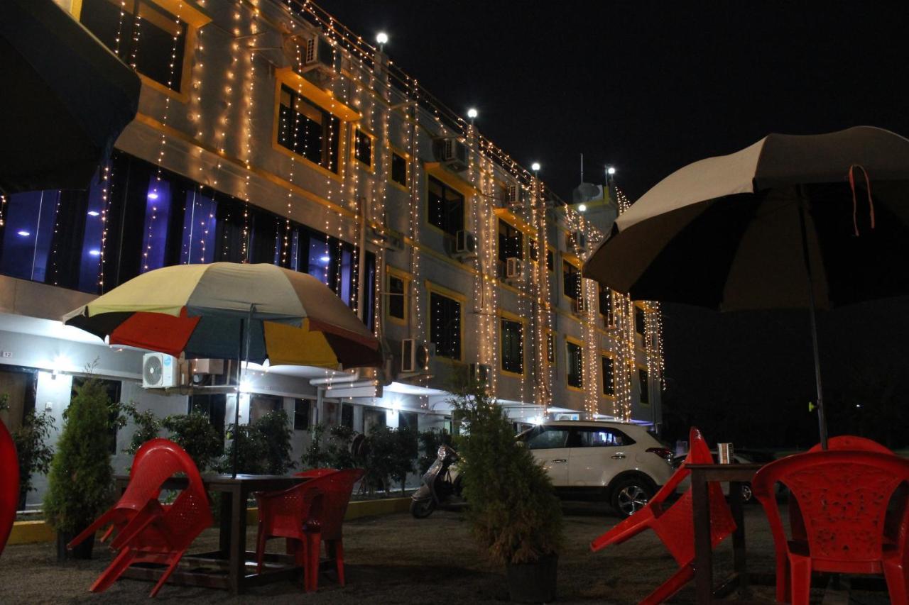 Hotel Silver Resort ดามัน ภายนอก รูปภาพ