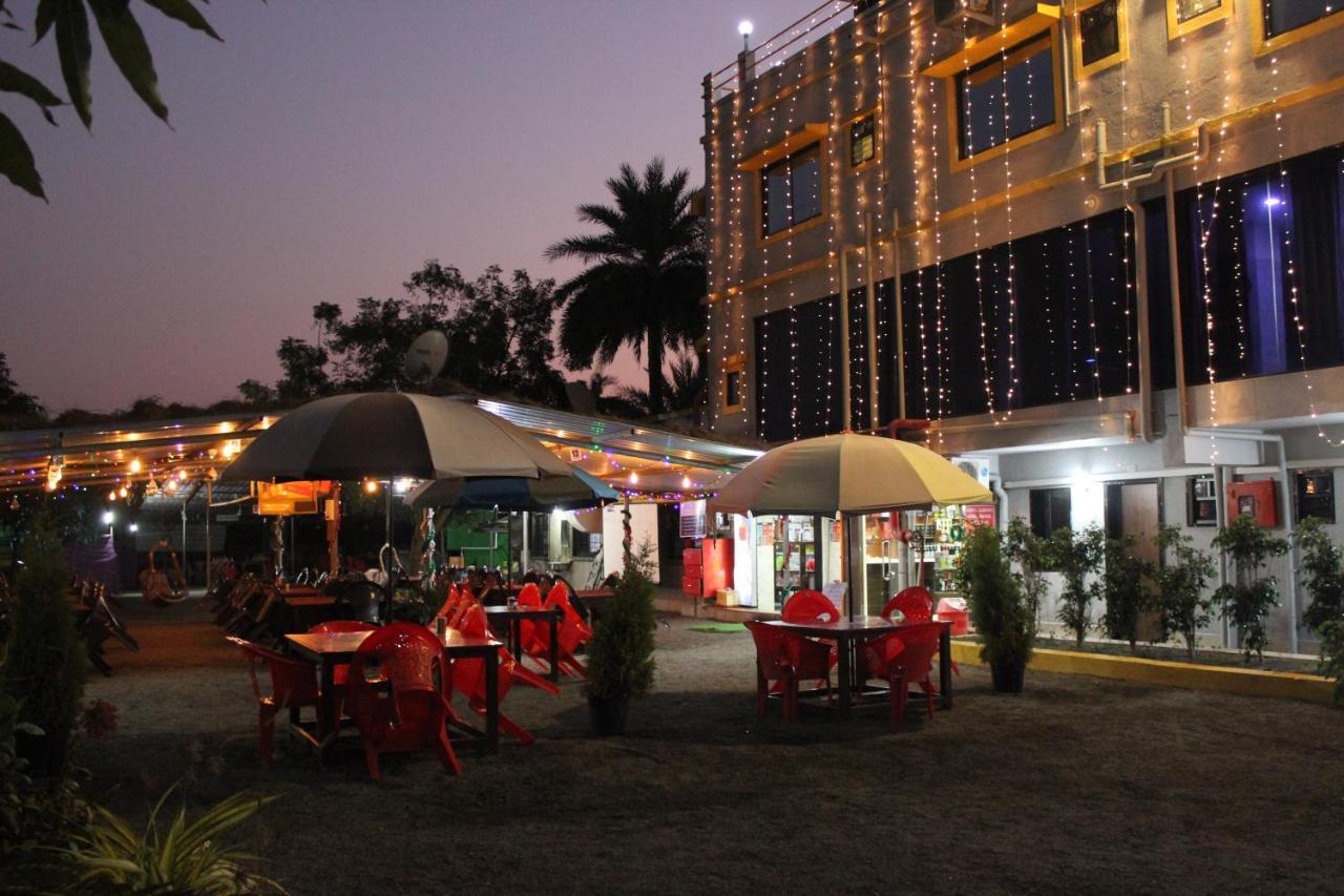 Hotel Silver Resort ดามัน ภายนอก รูปภาพ